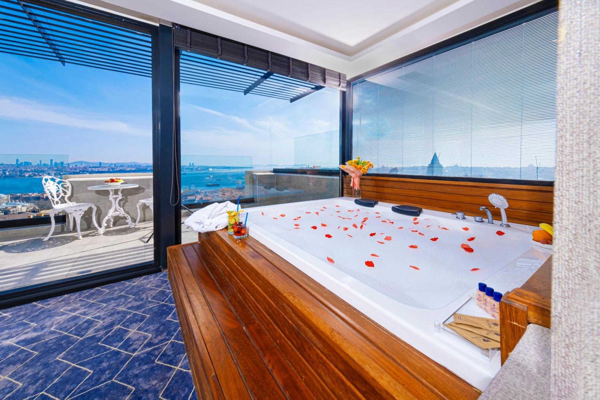 Bosphorus Suite Terrace,1581333993:JPEG